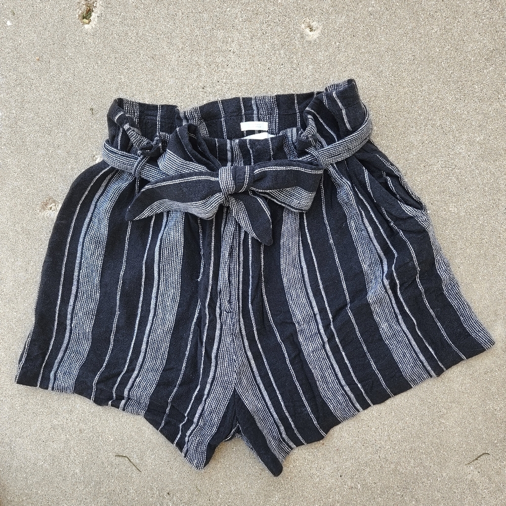 Linen paperbag shorts